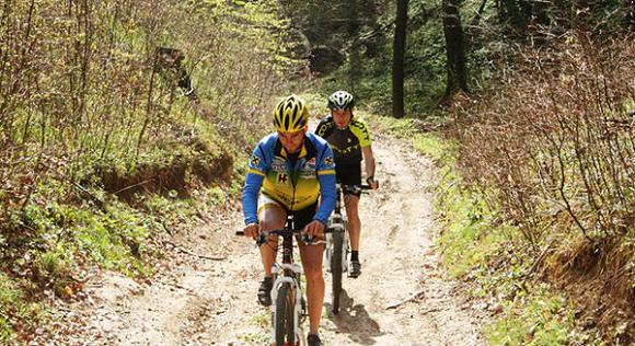 Tavaszkoszonto_kerekparos_TT_Varpalota_2011_0003