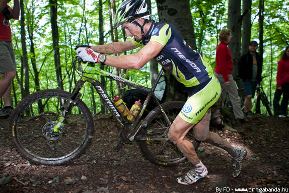 10_Caprine_TMobile_Andreas_Kugler_az_Ordogoldalnal_004