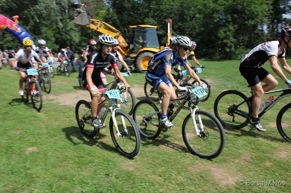 Borsa_Mikl__s_crosskov__csi_2