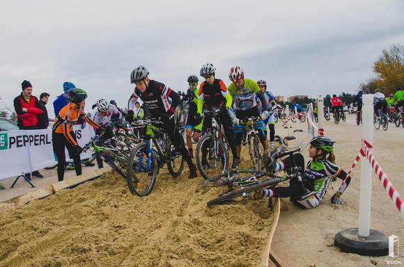 12247936_917281628360091_8332489544368324960_o