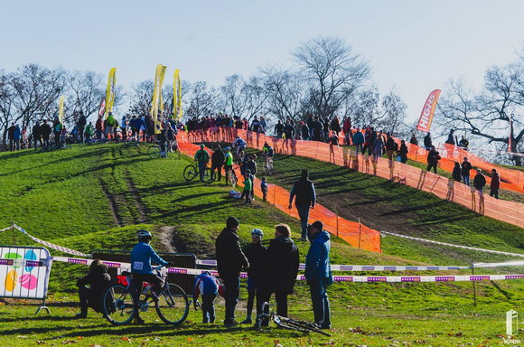 12314235_922369547851299_6099596384475189531_o