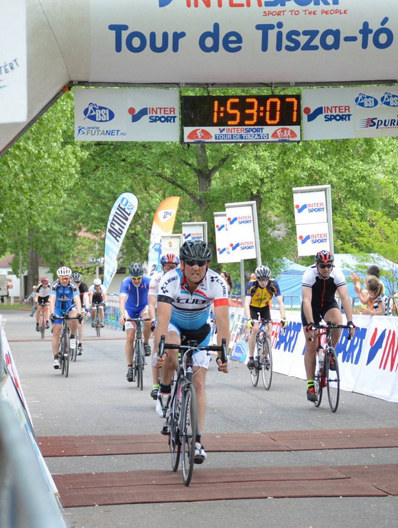 18358674_394891920904611_5966185250044539066_o_resize